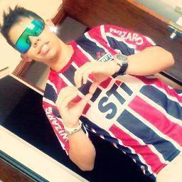 Nao me jugue pelo q os outros falam me jugue pelo q eu sou Reflita :D