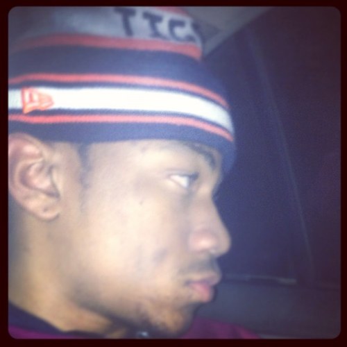live life to da fullest eastside Detroit nigga simple basketball is my life dnt have any worries