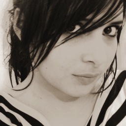 CarolinaMoruz's profile picture. Atraída por edificios viejos y abandonados, me enamoran los girasoles en días fríos y lluviosos y un mal día puedo solucionarlo con un tazón de chococrispis...