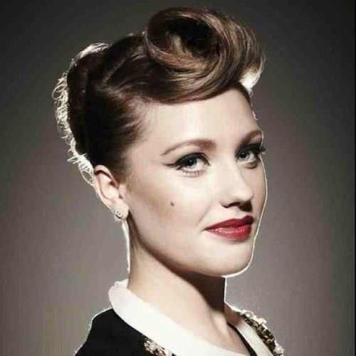 We are an @Ella__Henderson fan page | go on press that follow button