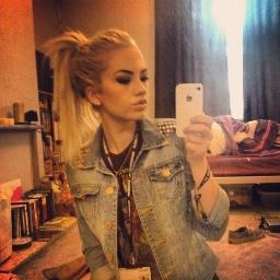 hi i'm chloe ~ sweet obsession with tattoos, the killers and borgore ~