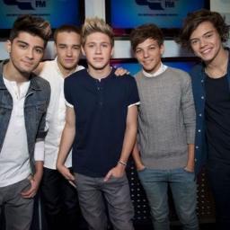 I'm #PolishDirectioner... I'm fifteen and i like football... I have my own band :)