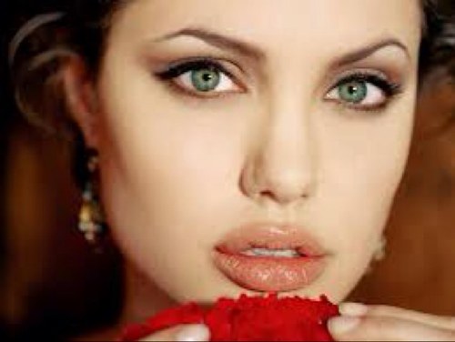ياويلي ياويلي  بحب سوريه وال الاسد 
لك بموت فيهن 
افهموا بقى علي 
شبيحه للنخاع