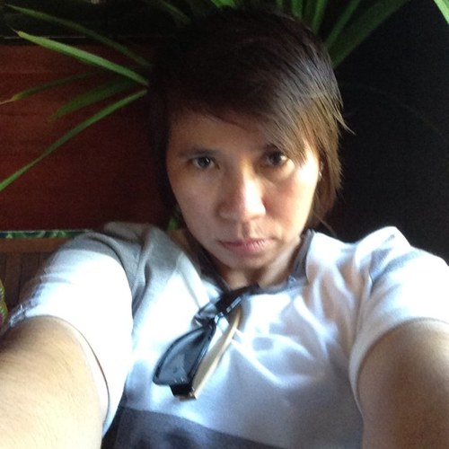 ระหว่างความฝันกับความเป็นจิงแตกต่างกันตรงที่สัมผัสได้..ต้องแยกให้ออกว่าเราอยู่ในความฝันหรือความเป็นจิง