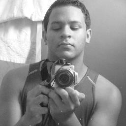 Simplesmente busco a felicidade..!! *___*