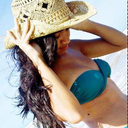 Sou como você me vê. Posso ser leve como uma brisa ou forte como uma ventania, depende de quando e como você me vê passar.
