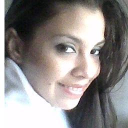 Futura Licenciada en Ciencias de la Comunicación. Amo el maquillaje,la moda, fotografía,me gusta cocinar. Me espera un futuro por delante.