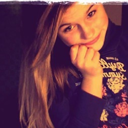 Hi,i'm charlotte and I have a big crush on music! Music = Life 3