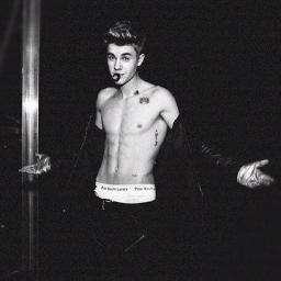 my idol acts like 3 years old :)