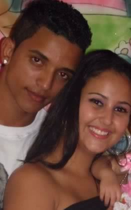 Você é o único com quem sonho todos os dias
Você é o único em que sempre penso
Você é o único que me faz comportar
Meu amor é seu amor, seu amor é meu amor.