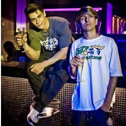 Fã Clube dedicado à Banda Bonde Da Stronda.
Siince :15/12/12..Dono @Jonathan_NK