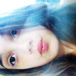 Idiota, ciumenta, fofa,teimosa, irritante,Linda,dramática,,alegre,risadinha..lerdinha.. prazer essa sou eu u.u