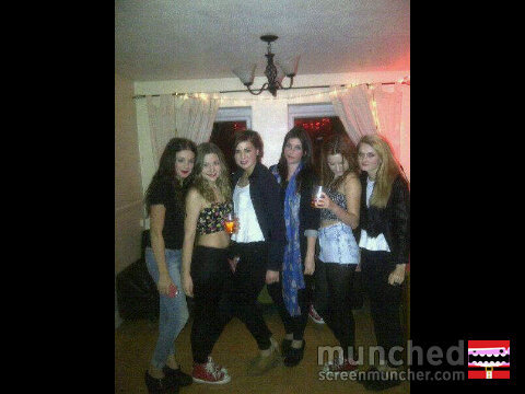 csashamac's profile picture. Can't really be arsed to write about myself, just follow me and ill follow back simples.