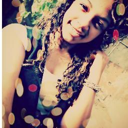 CARA NA BOA MESMO, ABAIXAR A CABEÇA SÓ PARA ORAR ;* (: