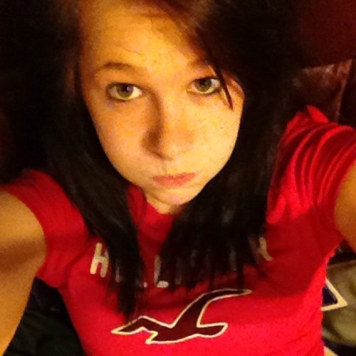 Jamie,
I love to cheer and joke around with my friends. Im loud, and talk and sing all the time. My T-Wifey is @KenzieBaby13 (:
Follow me ;)