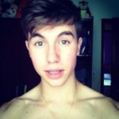 pra que bio eu amo o @whoiscarlos e fim SINCE- 16/11/12    RECOMEÇANDO :) Cah me seguiu dia __/__/___