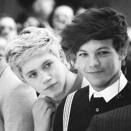 Go on @PrettyTommo , she need help for Louis !
