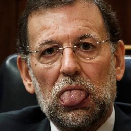 Persona normal de día, Poeta deficiente de noche. #FollowBack