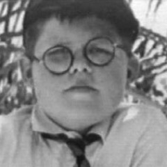 I hate being called Piggy, yet I don't reveal my real name. If you can send me some glasses, it would be greatly appreciated #blind