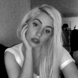 Giozulzle's profile picture. Sou o vento e o furacão,
O céu de tempestade e a chuva..
Quando você secar eu vou inundar a sua dor