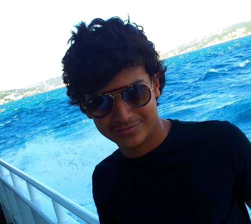 ما ازرف لانه مشاور اسوي نسخ بعدين لصق فا يازين الرتويت . الزبده (عجاز)