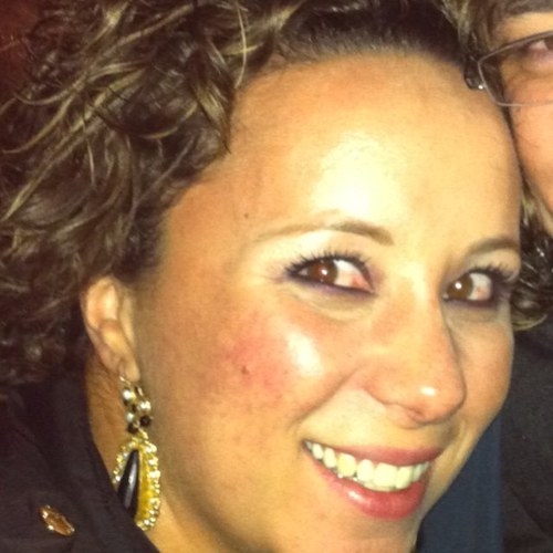 floresregina's profile picture. 