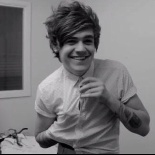 We love Frankie Cocozza and your opinion is invalid :) personals; @AlisonJedwardX & @_alannahhhX 