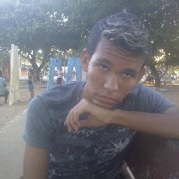 Sou um #Santista sempre buscando a #Deus em primeiro lugar. Ousadia pra Vencer & Alegria pra Viver! @santosfc