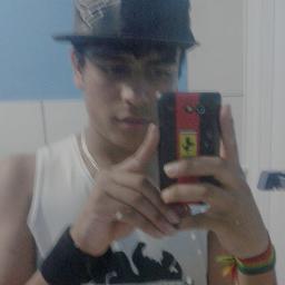 Honesto , sincero, Carinhoso, Bravo, Chato, Legal :), Vaidoso,  DETERMINADO ....... mais conhecido como ..... (Cloudi) xD