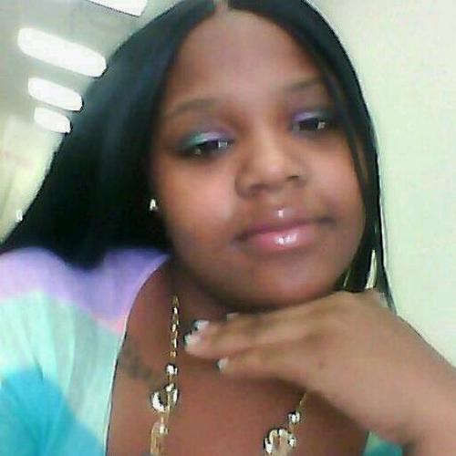 beauty&&brains
simply amazing 
dwn to earth 
&&everything yu could want &&
more.....yes I AM THEE WHOLE PACKAGE