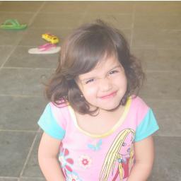 eu sou bonita gosto de dançar e comer muito eu sou a jamily