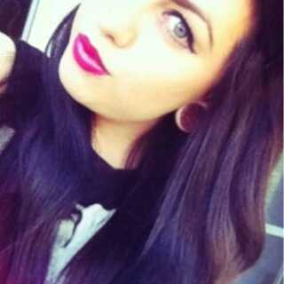 hi,  im @mackanzie3 sister im 17 and single (RP)