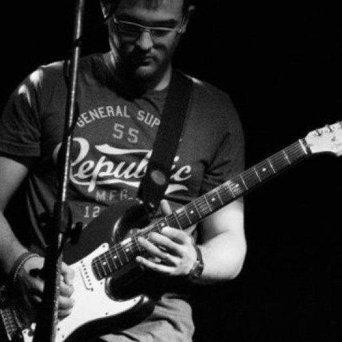 An Operations Manager from Melbourne, Australia. A guitarist/songwriter, Attenborough aficionado & fitness enthusiast.