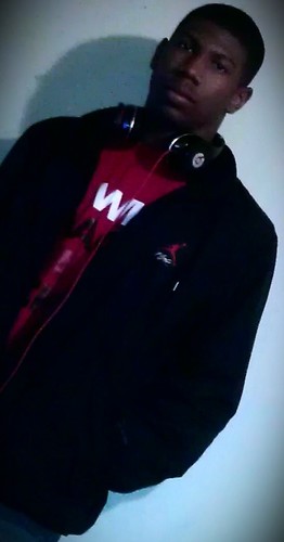 thekiddsoFLY's profile picture. #Leo #Athletic #c/o2013 #f*ckyou_payme #teamFB shh wanna kno more fck wit the (dm)