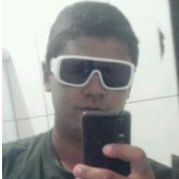 Na vida todos temos um segredo inconfessável, um arrependimento irreversível, um sonho inalcasável e um amor inesquecível.