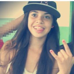 Menina ciumentaa