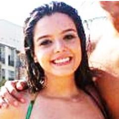 Um dia me disseram que o sorriso é uma forma de mostrarmos o quanto gostamos de alguém e hoje me perguntaram se eu gostava de você e eu apenas...Sorri. 22/08/11