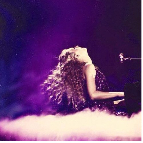 I have an Instagram account!! Follow me: @taylorswiftedits13!! Taylor Swift is my idol same with Austin Mahone❤