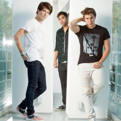 Welcome to the Allstar Weekend fan twitter! Follow us and you'll get updates on all the boys :)