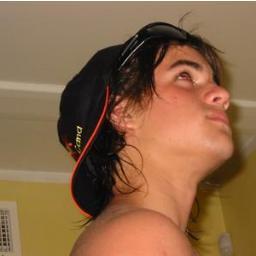 Estudiante de la Universidad del Pacífico - Amante del Surf y el Futbol -  ex-chambelan y amante de la musica en ingles!!  lmL