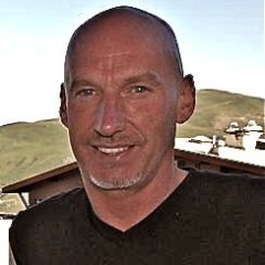 Ex pro Cyclist, ex Tour of Britain Route Director, BBC Radio 5 Tour de France. Moto sport, football, love Thailand