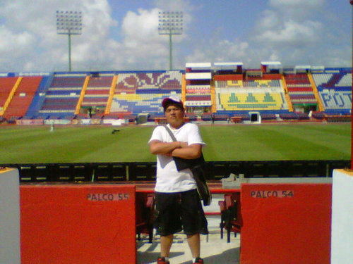 ChivaAvila's profile picture. Solo un hincha mas de Chivas CDG. Que vivo la vida a como me aparezcan las oportunidades, retos y siempre todo al maximo.