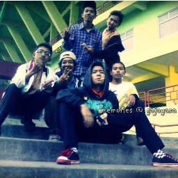 R_Samalewa's profile picture. 