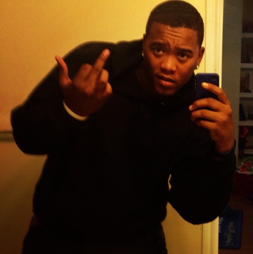 Mane my name Dave I'm not bout the bullshit cool ass nigga bout my money and hustle hard to get it my son my world so fuk that other shit