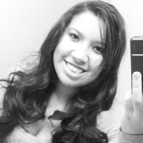 21 years old. junior at the U of A. tweets about my every day life:)