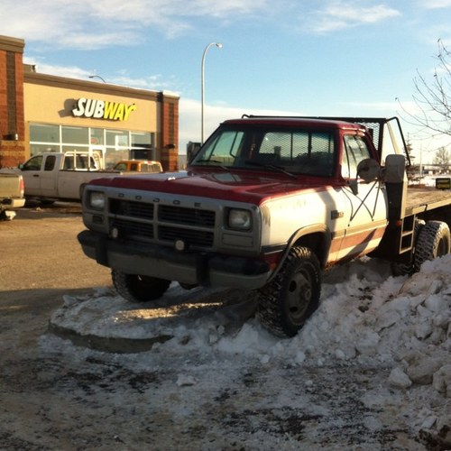 Young hard working Heavy Duty Mechanic in the oil patch, trying to make it to the Ultra 4 and the Baja 1000