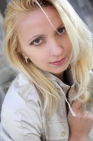 Monique_Delaney's profile picture. Wednesday Addams x Cher Horowitz hybrid. Fashion writer & editor (@marieclaire @vogue_italia @brooklynmag @refinery29). Tweets fashion, feminism, food, music.