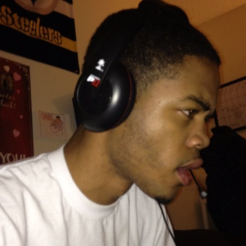 ayBolo's profile picture. Im Bolo | Feeder | Leader of @NerdySnipers | Clutch Gaming Supplies business owner