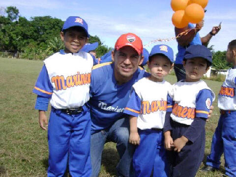 Papá de Vanessa y de 20 Compoticas. Presidente - Fundador de @DivisaMarineros. Coaching Deportivo.