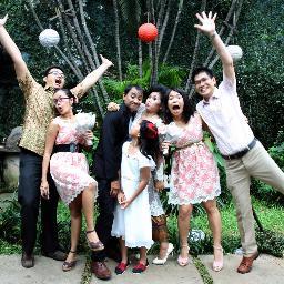 penulis artikel, pecinta film, penikmat makanan, penjelajah tempat wisata, penggowes sepeda, perenang awam, pembaca komik-novel.